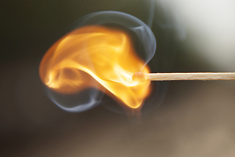 포토 JPG 주간 불 사람없음 야외 아웃포커스 한개 연기 성냥 국내포토 자연요소 1 촬영기법 파일형식