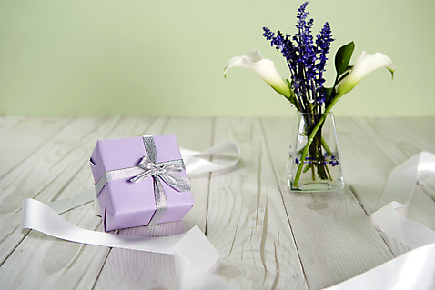 포토 식물 꽃 실내 선물 내부 상자 허브 파일형식 꽃병 백합 라벤더 선물상자 리본 JPG 스튜디오촬영 스튜디오 사람없음 국내포토