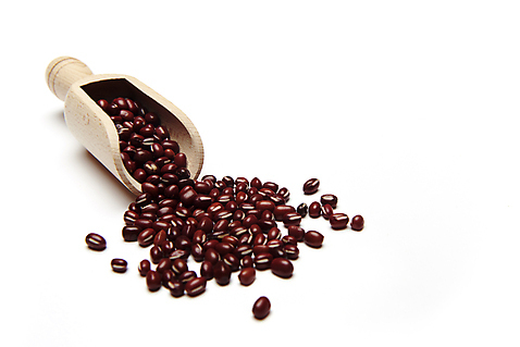 포토 JPG 스튜디오촬영 곡류 실내 사람없음 추수 가을 흰배경 유기농 잡곡 쏟아짐 팥 스쿱 국내포토 웰빙 계절 백그라운드 농업 모션 내부 흰색 파일형식