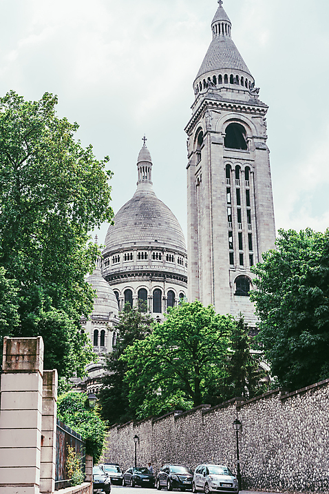포토 자연요소 해외 건축물 유럽 나라 길 육상교통 교통시설 풍경 프랑스 생태계 파일형식 자동차 사람없음 건물 도로 몽마르트르 파리_프랑스 JPG 주간 해외풍경 유럽풍경 야외 자연 국내포토