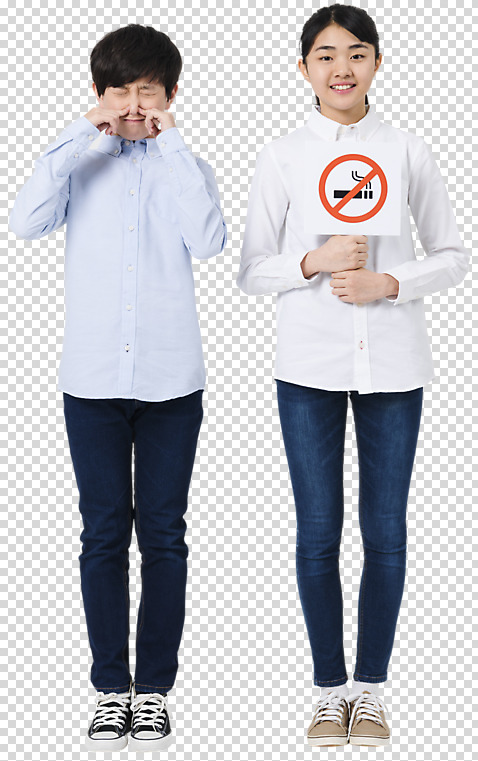 전신 편집이미지 여자 남자 청소년 들기 사람 두명 앞모습 10대 팻말 한국인 찡그림 냄새 금연 담배연기 PNG 십대만 편집소스 미소_표정 캠페인 뷰포인트 모션 프레임 표정 동양인 연기 사회이슈 파일형식