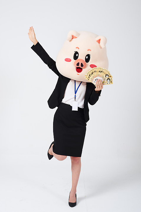포토 JPG 스튜디오촬영 전신 여자 지폐 돈 비즈니스 실내 한명 서기 사람 정장 20대 성인 앞모습 손들기 점프 기쁨 한국인 돼지띠 돼지 비즈니스우먼 즐거움 흰배경 돼지캐릭터 사원증 동물탈 인형탈 성인여자한명만 기해년 국내포토 1 옷 감정 뷰포인트 동물캐릭터 백그라운드 포유류 모션 동양인 청년 내부 흰색 십이지신 직장인 재산 탈 여자한명만 성인여자만 파일형식 2019년
