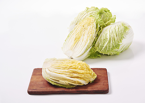 포토 전통 한식 음식 백그라운드 채소 식재료 도마 실내 내부 목재 흰색 김장 파일형식 나무도마 단면 배추 절임배추 JPG 전통음식 김치 사람없음 오브젝트 스튜디오촬영 누끼 흰배경 김장재료 국내포토