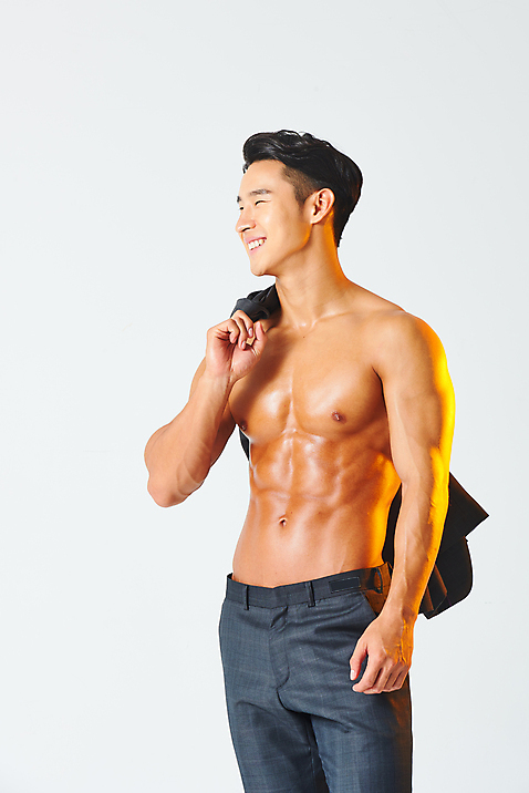 포토 JPG 스튜디오촬영 응시 남자 다이어트 근육 실내 건강 한명 서기 들기 누끼 정장 상반신 20대 성인 옆모습 헬스 재킷 한국인 보디빌딩 보디빌더 흰배경 트레이너 바디케어 복근 성인남자한명만 바디프로필 미소_표정 국내포토 1 시선 옷 뷰포인트 백그라운드 모션 표정 사람 동양인 청년 내부 운동 외투 흰색 남자한명만 성인남자만 파일형식