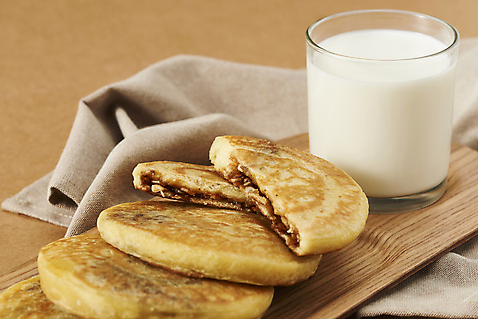 포토 JPG 스튜디오촬영 단면 디저트 실내 누끼 사람없음 여러개 우유 뜨거움 달콤 천 겨울음식 겨울간식 군것질 나무쟁반 호떡 갈색배경 제철음식 국내포토 음식 다수 백그라운드 겨울 유제품 쟁반 내부 목재 갈색 직물 맛 제철 파일형식