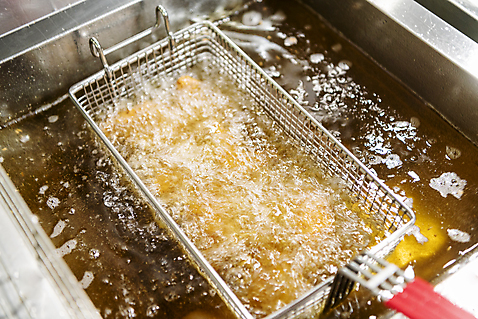 포토 음식 모션 주방용품 내부 조리도구 기름_음식 파일형식 거품 넣기 튀김망 사람없음 실내 식용유 JPG 튀김 튀김기 주방 요리중 국내포토