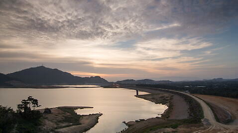구름 아시아 호수 여행 백그라운드 자연 벽지 하늘 날씨 휴가 산 풍경 사람없음 야외 초록색 물 환경 일몰 시골 야간 큼 댐 언덕 동쪽 지리 4K 페낭 MOV 해외동영상 클립영상 자연요소 공공시설 나라 컬러 노을 크기 방향 생태계 동영상 말레이시아 파일형식
