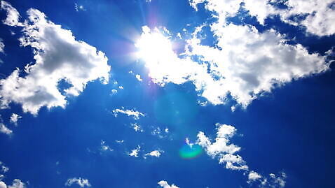 구름 백그라운드 자연 하늘 바람 날씨 사람없음 야외 파란색 빛 하이앵글 햇빛 태양 우주 흰색 천국 흐림 타임랩스 MOV 해외동영상 클립영상 자연요소 뷰포인트 컬러 촬영기법 생태계 동영상 파일형식