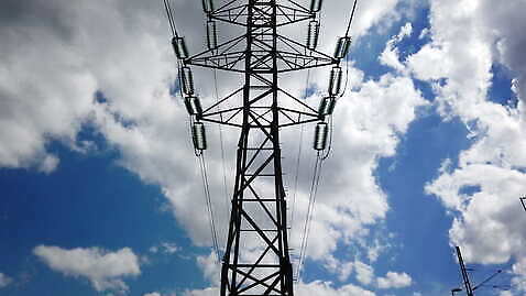 구름 산업 하늘 사람없음 송전탑 전압 4K MOV 해외동영상 클립영상 자연요소 탑 동영상 파일형식