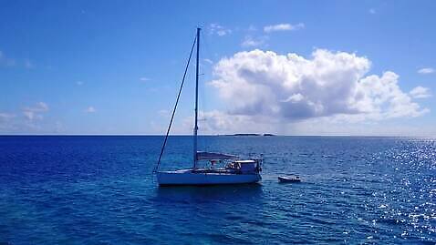 구름 바다 여행 사람없음 보트 항공촬영 이국적 MP4 해외동영상 클립영상 자연요소 뷰포인트 배_교통 동영상 파일형식