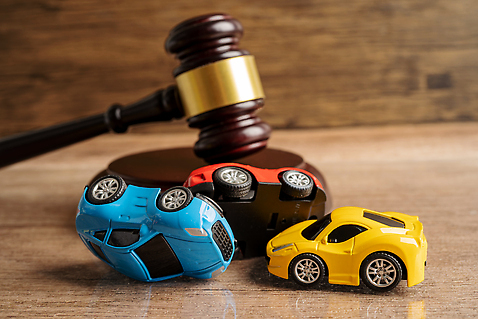 포토 JPG 해외이미지 자동차 사람없음 충돌 교통사고 의사봉 안전운전 판결 자동차모형 충돌사고 해외202309 해외포토 육상교통 모형 사건 교통안전 파일형식