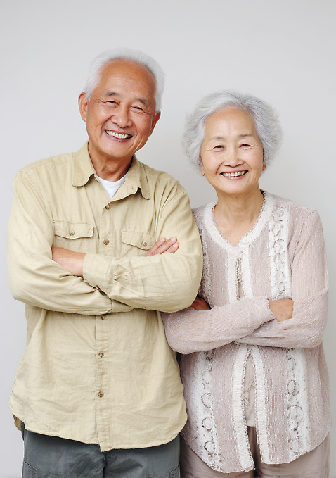 JPG 편집이미지 부부 노년 행복 포즈 관계 따뜻함 표정 사랑 웃음 일상 소통 의료성형뷰티 편집실사 커플 감정 컨셉 성인 라이프 CG 파일형식