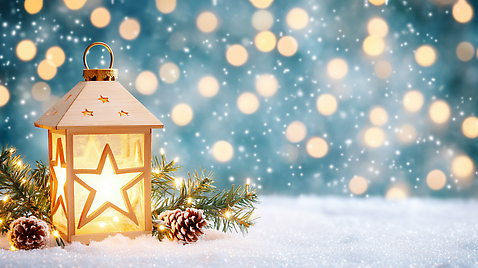 JPG 편집이미지 크리스마스 겨울 가정 따뜻함 장식 빛 축제 랜턴 소나무 분위기 솔방울 이미지편집 AI컴퓨터그래픽 AI콘텐츠 나무 계절 기념일 컨셉 조명 파일형식