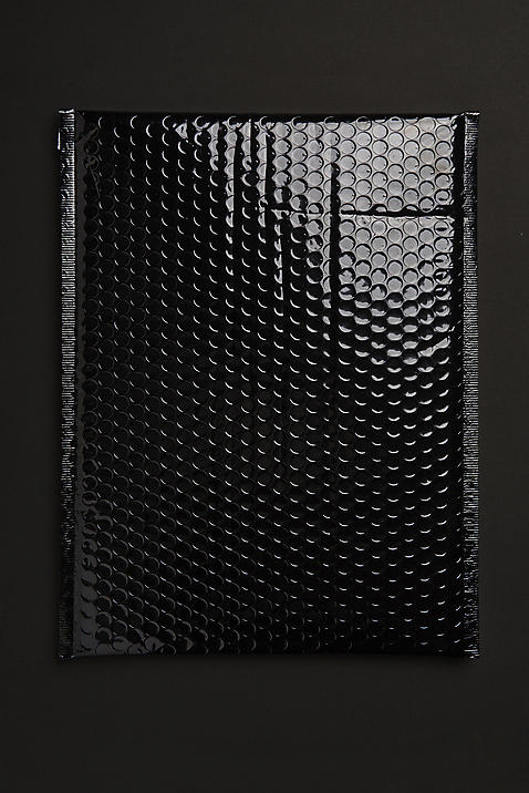 포토 1 뷰포인트 백그라운드 포장 실내 내부 검은색 플랫 파일형식 안전 사람없음 하이앵글 공백 포장지 스튜디오촬영 목업 JPG 검은배경 오브젝트 플랫레이 한개 에어캡 국내포토