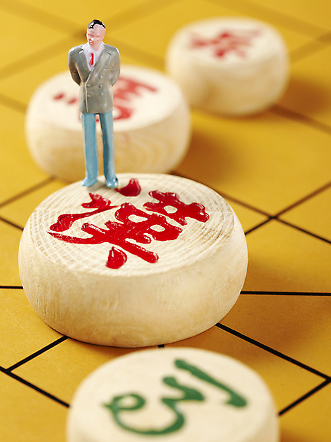 포토 JPG 스튜디오촬영 인형 생활용품 놀이 실내 정장 사람없음 놀이용품 여러개 경쟁 미니어처 게임 장기_놀이 사람인형 장기알 장기짝 장기판 국내포토 옷 다수 컨셉 내부 모형 오브젝트 파일형식