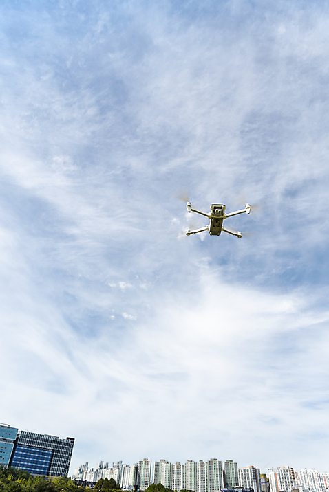 포토 자연요소 건축물 산업 주택 파일형식 건물 아파트 사람없음 하늘 비행 드론 4차산업 JPG 풍경 주간 야외 국내포토