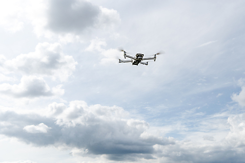 포토 자연요소 산업 파일형식 구름 하늘 비행 드론 4차산업 JPG 사람없음 풍경 주간 야외 국내포토