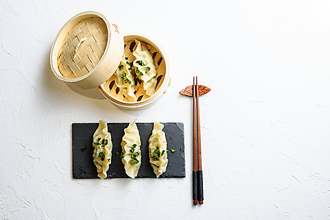 포토 JPG 해외이미지 무료이미지 문화 채소 젓가락 태국 밥 육류 돼지고기 요리 동양인 사람없음 일본 중국 대나무 날것 반죽 기선 폭식 경단 대두 삶기 해외202105 해외포토 나무 아시아 음식 배_교통 식재료 수저 인종 파일형식 무료콘텐츠