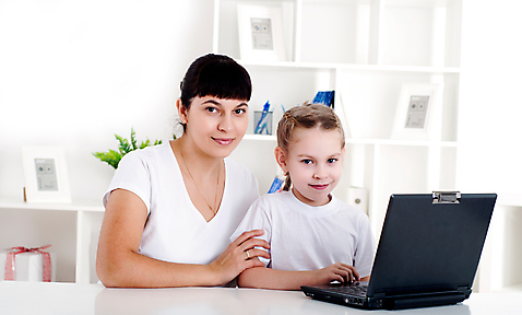 포토 JPG 해외이미지 라이프스타일 여자 딸 행복 어린이 2 인터넷 가족 자연 놀이 엄마 주택 함께함 실내 사랑 설명 사람 앉기 내부 두명 30대 노트북 컴퓨터 사무실 방 관찰 도움 서핑 연도 무선전화기 옛날 해외202004 해외202105 해외포토 감정 컨셉 비즈니스 관계 모션 건물 생활 장년 전자제품 수상스포츠 전화기 생태계 파일형식