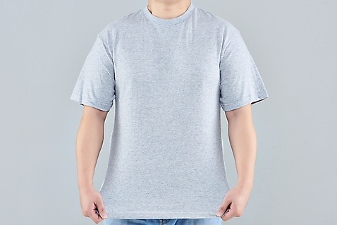포토 JPG 스튜디오촬영 옷 패션 남자 40대 중년 회색배경 실내 한명 상반신 앞모습 한국인 반팔티셔츠 잡기 목업 중년남자한명만 국내포토 1 뷰포인트 백그라운드 티셔츠 모션 사람 동양인 성인 내부 회색 남자한명만 중년남자만 파일형식