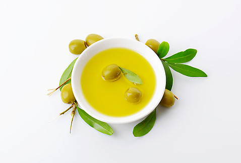 포토 JPG 해외이미지 스튜디오촬영 음식 과일 재료 건강 사람없음 액체 사발 붓기 기름 유기농 올리브 피클 쏟아짐 입가심 절임 치유 해외202004 해외202105 해외포토 웰빙 열매 모션 실내 사기그릇 파일형식