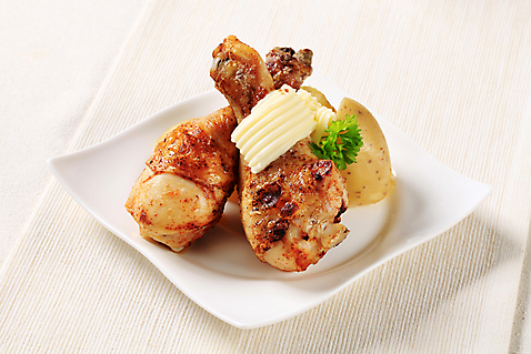 포토 JPG 해외이미지 접시 음식 감자 육류 요리 사람없음 식사 저녁식사 치킨 맛 굽기 피부 묘사 매움 버터 점심식사 앙트레 절임 해외202004 해외202105 식기 컨셉 채소 식재료 신체부위 구이 닭고기요리 파일형식 해외포토