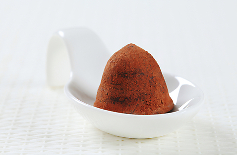 포토 JPG 해외이미지 디저트 사탕 사람없음 과자 초콜릿 숟가락 흰색 도자기 달콤 충동구매 백자 맛있는 해외202004 해외202105 해외포토 음식 컬러 수저 쇼핑 맛 과소비 파일형식