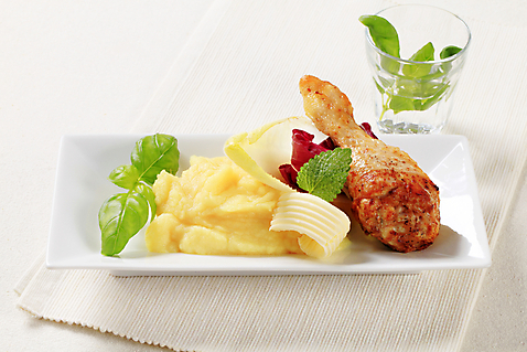 포토 JPG 해외이미지 접시 음식 채소 반찬 육류 요리 사람없음 식사 저녁식사 치킨 흰색 굽기 매움 냅킨 버터 직사각형 점심식사 앙트레 해외202004 해외202105 해외포토 도형 식기 컬러 식재료 맛 구이 닭고기요리 파일형식