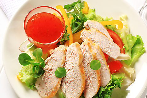 포토 JPG 해외이미지 접시 토마토 파프리카 사람없음 샐러드 양상추 슬라이스 칠리소스 닭가슴살 루꼴라 소스그릇 해외202004 해외202105 플레이팅 해외포토 그릇 식기 음식 채소 닭고기 소스_음식 상차림 파일형식