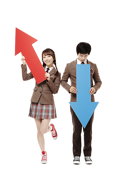 포토 JPG 스튜디오촬영 전신 학생 여학생 여자 남자 교복 화살표 남학생 포즈 청소년 양갈래머리 고등학생 성공 실내 고개숙이기 서기 웃음 들기 누끼 사람 동양인 두명 앞모습 10대 친구 한국인 슬픔 우승 실패_좌절 좌절 하락 상승 패배 십대만 미소_표정 국내포토 헤어스타일 옷 감정 뷰포인트 컨셉 관계 모션 표정 숙이기 인종 내부 최고 파일형식