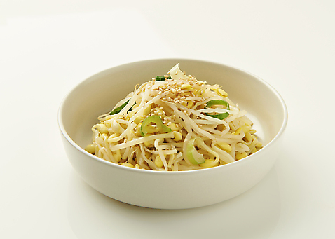 포토 식기 음식 백그라운드 실내 내부 흰색 무침 파일형식 스튜디오촬영 콩나물무침 한식 반찬 집밥 JPG 사람없음 흰배경 접시 국내포토