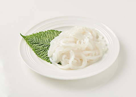 포토 JPG 스튜디오촬영 접시 음식 실내 사람없음 흰배경 날것 오징어회 한치 국내포토 식기 백그라운드 내부 회 흰색 오징어 파일형식