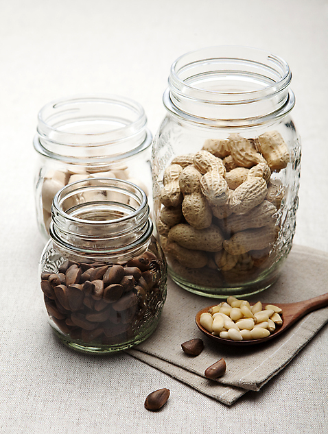 포토 나무 식물 식기 명절 열매 생활용품 다수 농업 재료 재질 병_용기 수저 실내 내부 숟가락 견과류 정월대보름 나무숟가락 파일형식 잣 땅콩 유리병 농작물 부럼 식재료 음식 껍질 여러개 다양 유리 나무스푼 주방용품 도구 목재 스튜디오촬영 JPG 사람없음 병 은행열매 국내포토