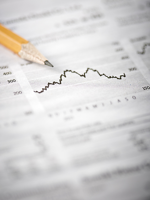 포토 JPG 스튜디오촬영 비즈니스 통계 수치 그래프 실내 근접촬영 사람없음 아웃포커스 필기구 연필 사무용품 신문 오브젝트 주가 국내포토 뷰포인트 문구용품 학용품 촬영기법 내부 간행물 뉴스 주식 파일형식