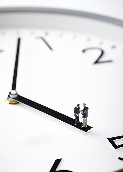 포토 JPG 스튜디오촬영 인형 시계 비즈니스 실내 사람없음 아웃포커스 장난감 모형 미니어처 피규어 시간 비즈니스맨 오브젝트 국내포토 남자 촬영기법 내부 직장인 파일형식