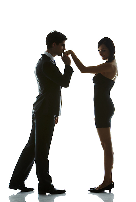 포토 JPG 스튜디오촬영 전신 서양인 외국인 백인 해외기획촬영 커플 여자 남자 실루엣 2013년태국 프로포즈 데이트 모션 손등키스 실내 서기 사람 정장 20대 청년 성인 두명 옆모습 직장인 역광 청년만 성인만 국내포토 직업 옷 뷰포인트 관계 키스 촬영기법 인종 내부 파일형식