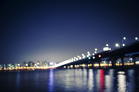 포토 건축물 컨셉 서울 한국 촬영기법 풍경 도시 야간 파일형식 풍경_경치 바다 빛 야경 야외 보케 사람없음 소프트포커스 여의도 감성 JPG 가교 도시풍경 강 배경화면 신비 국내포토