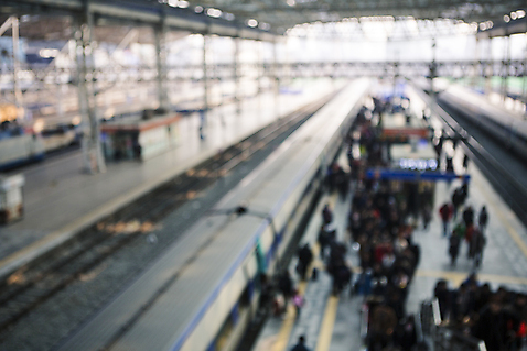 포토 자연요소 육상교통 다수 컨셉 교통시설 대중교통 서울 촬영기법 사람 역 전철역 파일형식 JPG 주간 여러명 야외 기차 전철 군중 소프트포커스 신비 보케 감성 기차역 서울역 국내포토