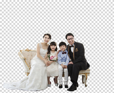 전신 편집 편집이미지 여자 남자 어린이 부케 40대 웨딩드레스 결혼 가족 웃음 앉기 동양인 정장 턱시도 소년 여러명 성인 앞모습 소파 한국인 PNG 편집소스 소녀_어린이 드레스 옷 뷰포인트 꽃다발 중년 다수 의자 관계 모션 표정 사람 인종 이벤트 파일형식