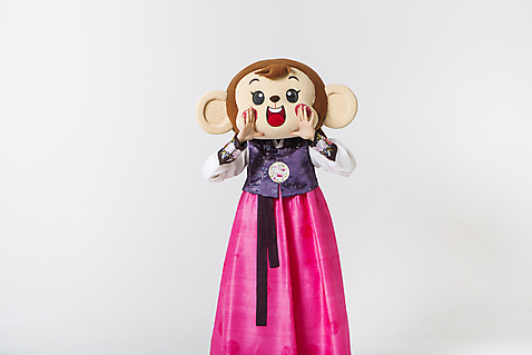 포토 JPG 스튜디오촬영 여자 실내 한명 서기 웃음 손짓 상반신 20대 성인 앞모습 외침 한국인 원숭이 한복 원숭이캐릭터 동물탈 원숭이머리 인형탈 여자만 청년여자한명만 성인여자한명만 미소_표정 국내포토 1 한국전통 뷰포인트 동물캐릭터 포유류 모션 표정 사람 동양인 청년 내부 소리 전통의상 탈 여자한명만 성인여자만 청년여자만 파일형식